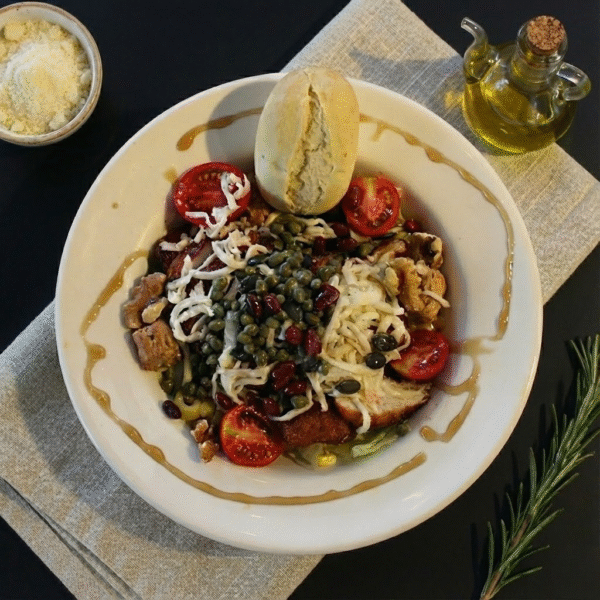 Parmesan Soslu Çıtır Tavuk Salata